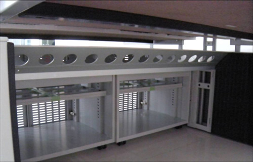 ���ڽ���̨